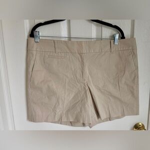 Ann Taylor Classic Fit Tan Shorts Size 14‎
